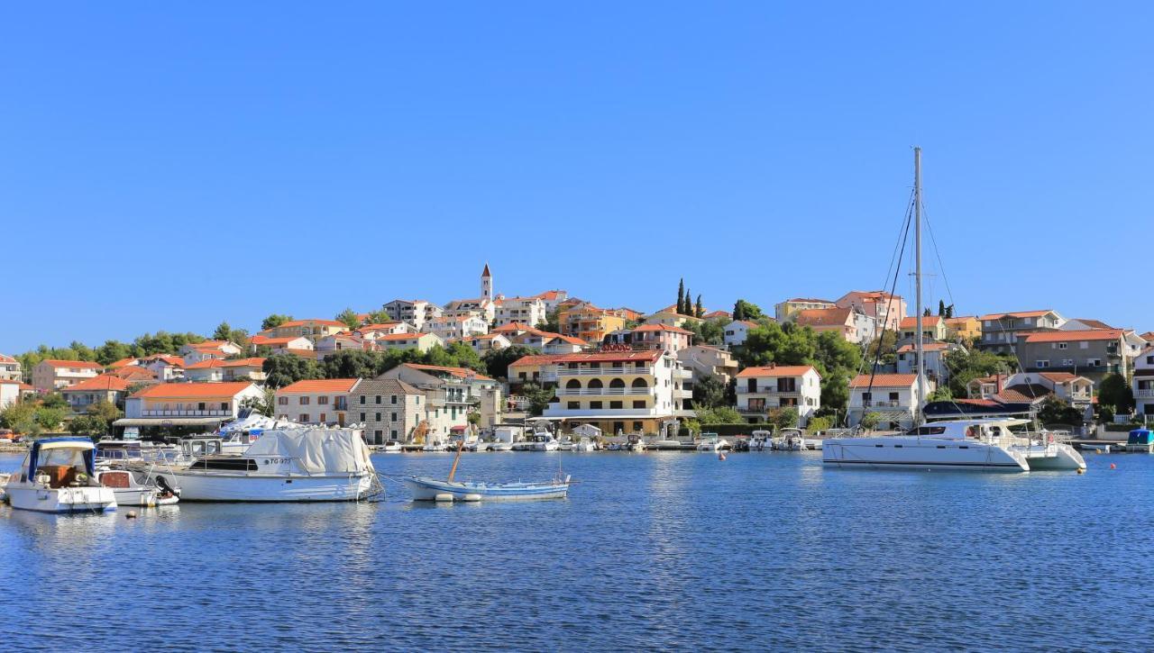 Apartments By The Sea Seget Vranjica, Trogir - 1038 Εξωτερικό φωτογραφία