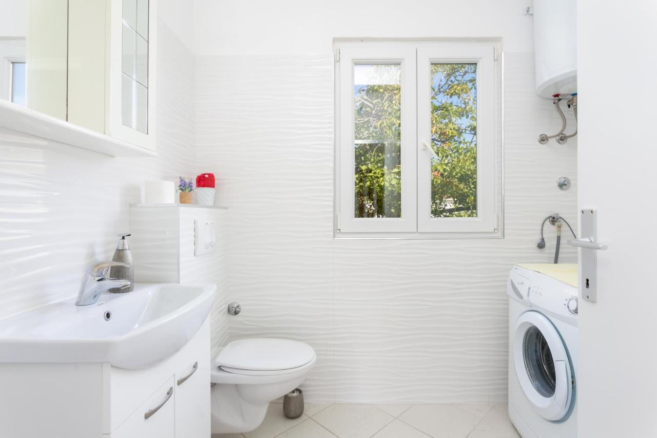 Apartments By The Sea Seget Vranjica, Trogir - 1038 Εξωτερικό φωτογραφία