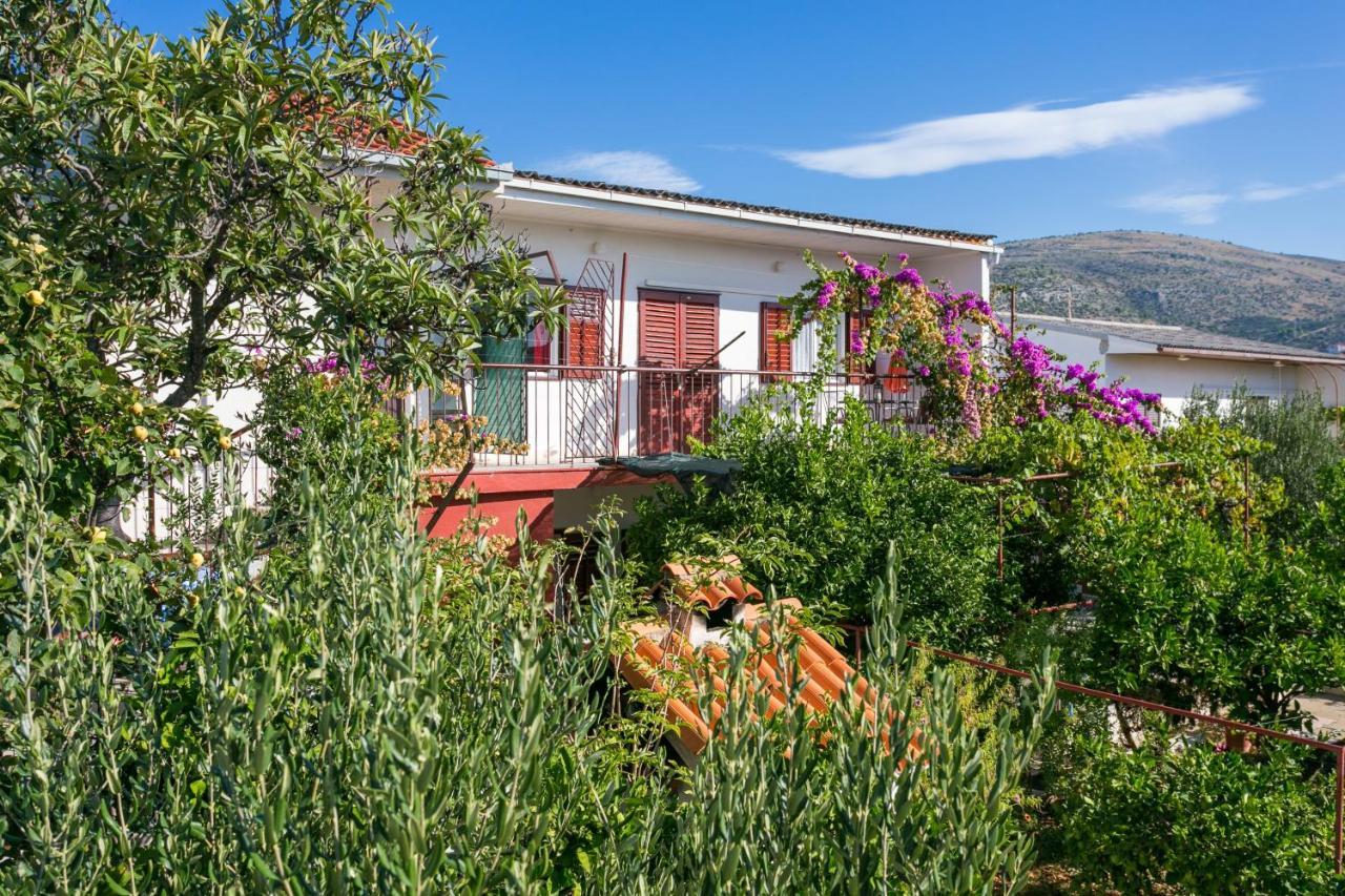 Apartments By The Sea Seget Vranjica, Trogir - 1038 Εξωτερικό φωτογραφία
