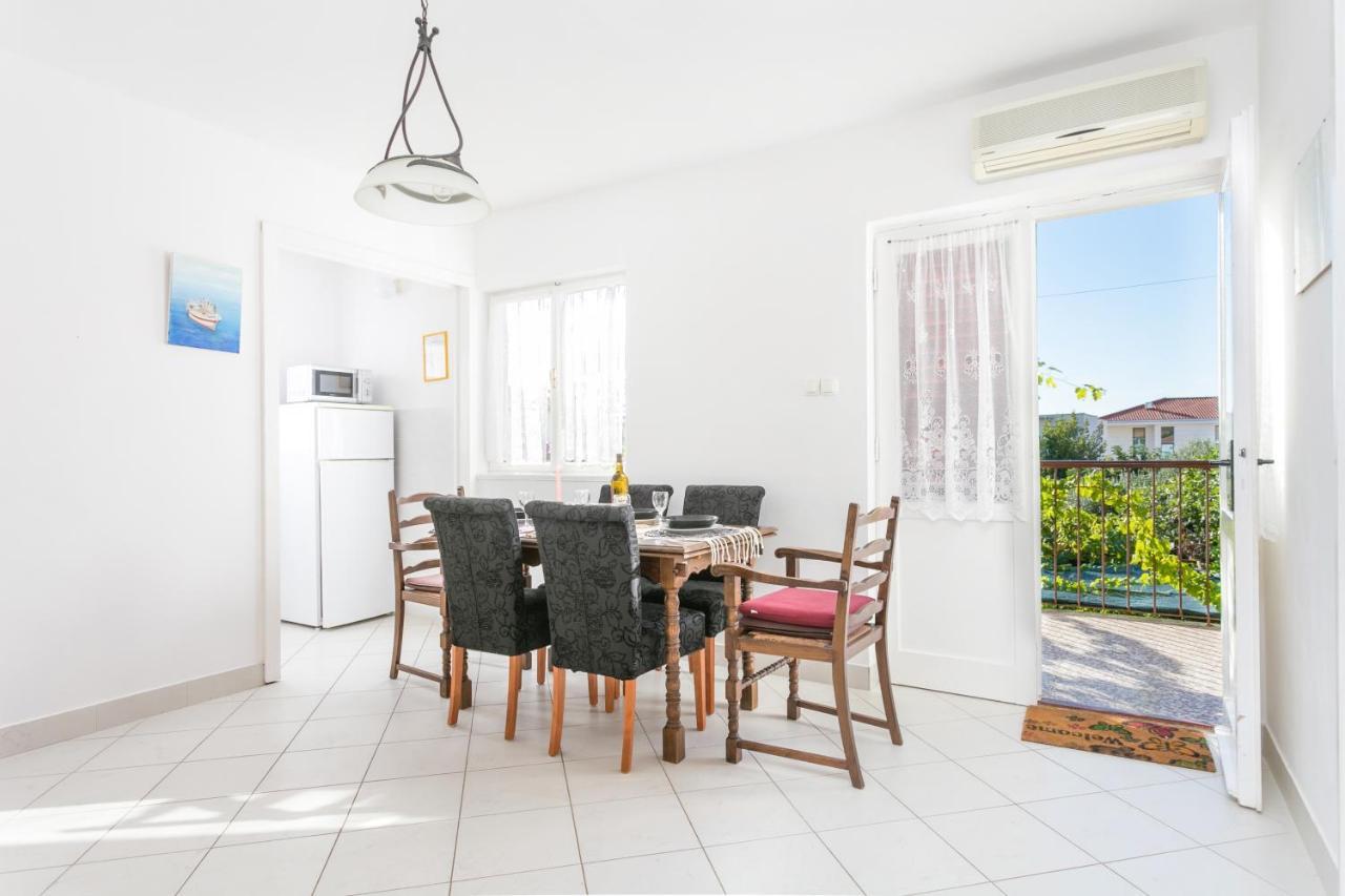 Apartments By The Sea Seget Vranjica, Trogir - 1038 Εξωτερικό φωτογραφία